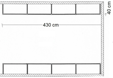 Ankleidezimmer Wandregalsystem Garderobensystem Ladeneinrichtung Grundriss Aufbau 430 cm Breit und 40 cm tief Etagen individuell einzustellen Wandbefestigung und Gummifüsse Stahlrohre verchromt Art Nr AnZi.4+4.0
